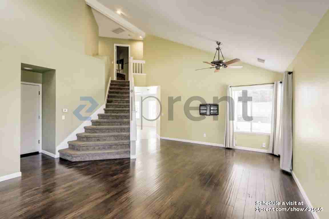 9404 Lazy Creek Dr - Photo 2 of 23
