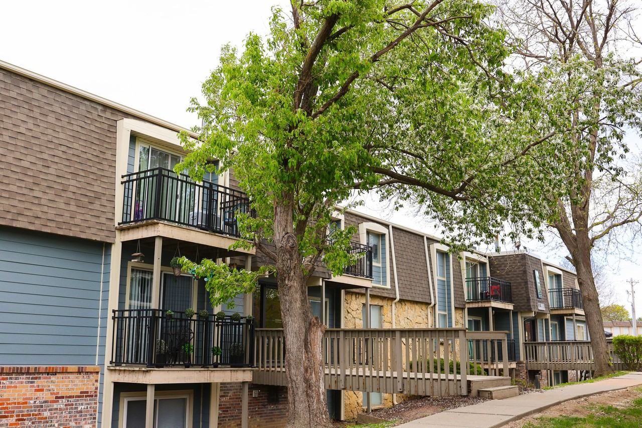 Spring Acres Apartments - Photo 6 of 22