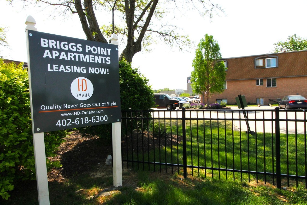 10715 O Street - Photo 5 of 43