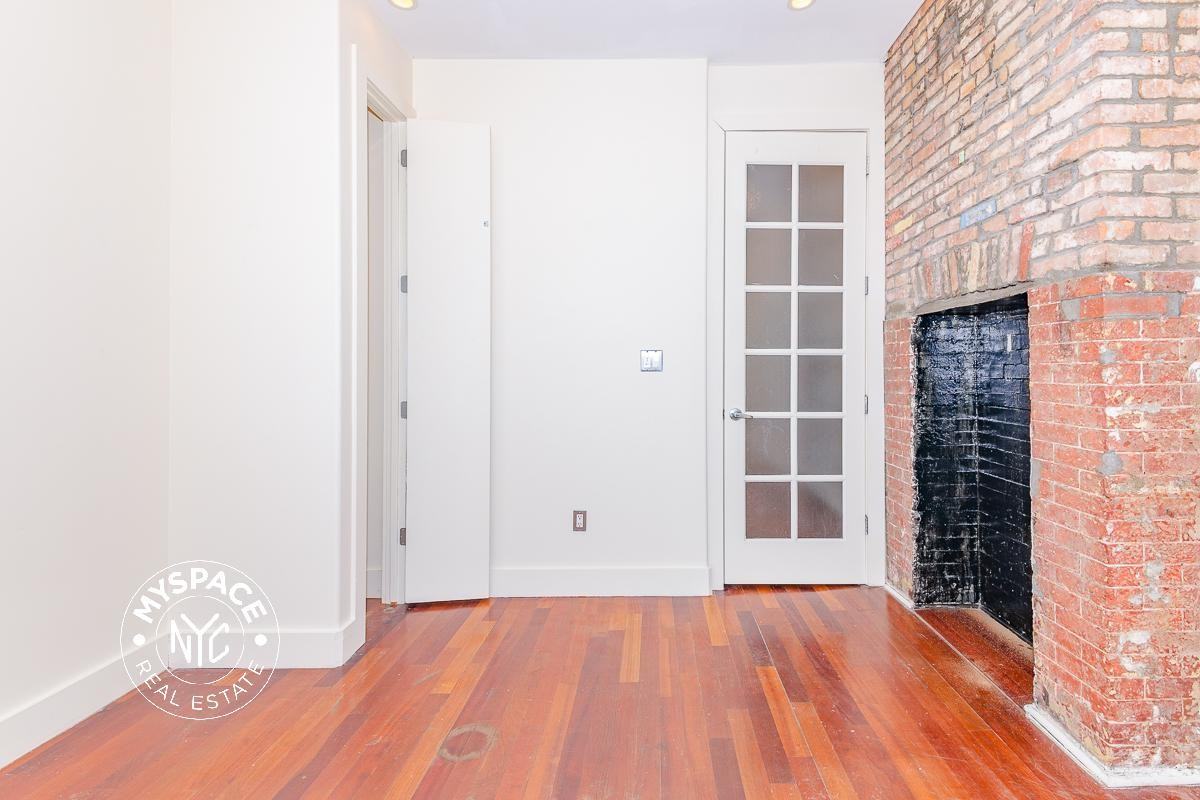 184 Jefferson St #3L - Photo 2 of 12