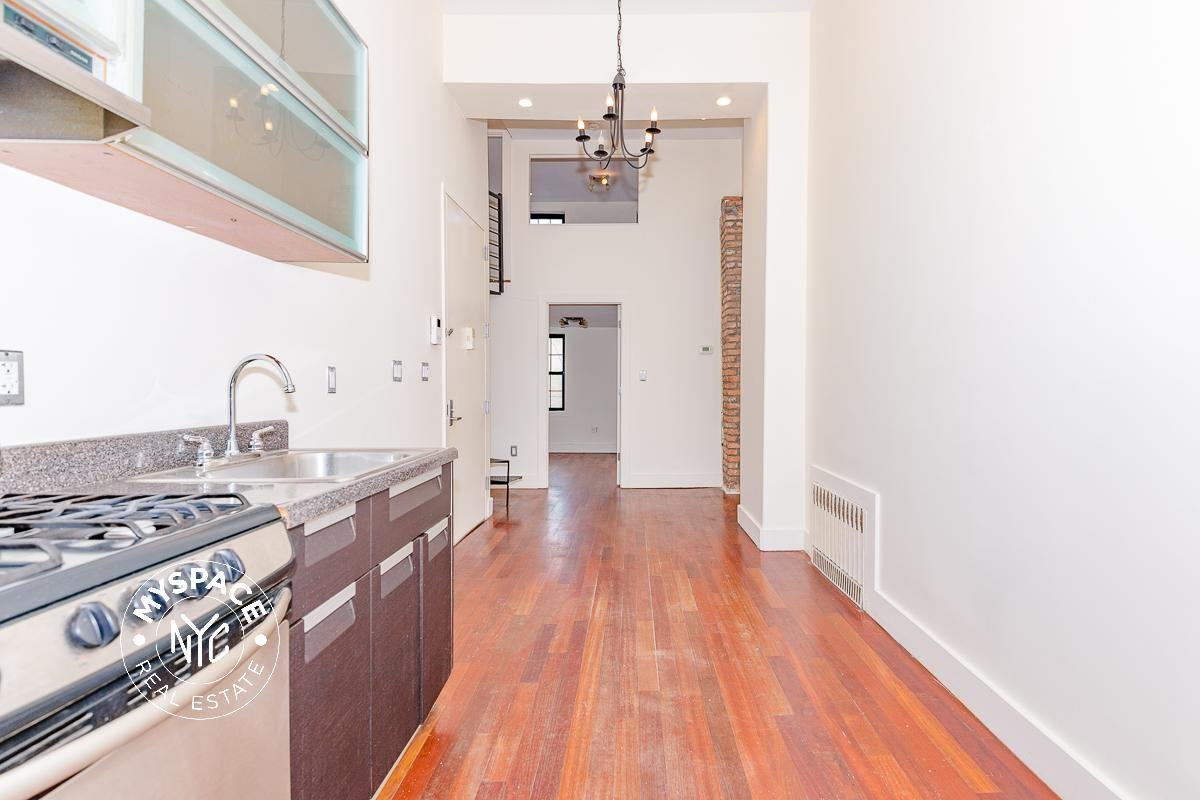 184 Jefferson St #3L - Photo 5 of 12