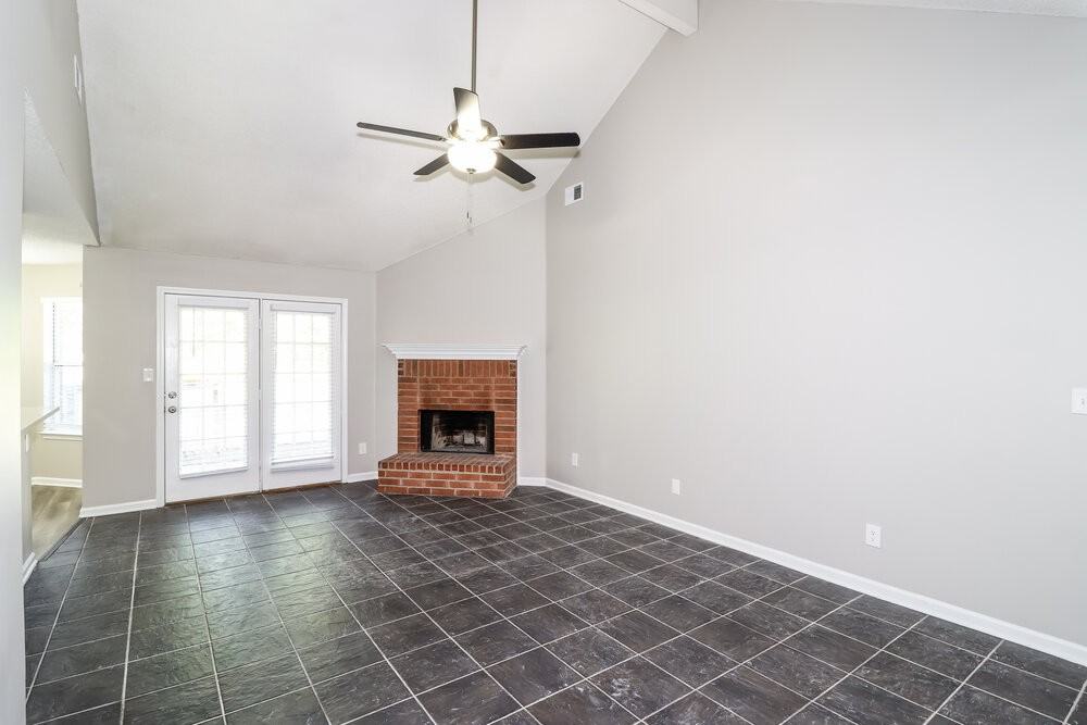9598 Daly Dr - Photo 4 of 16