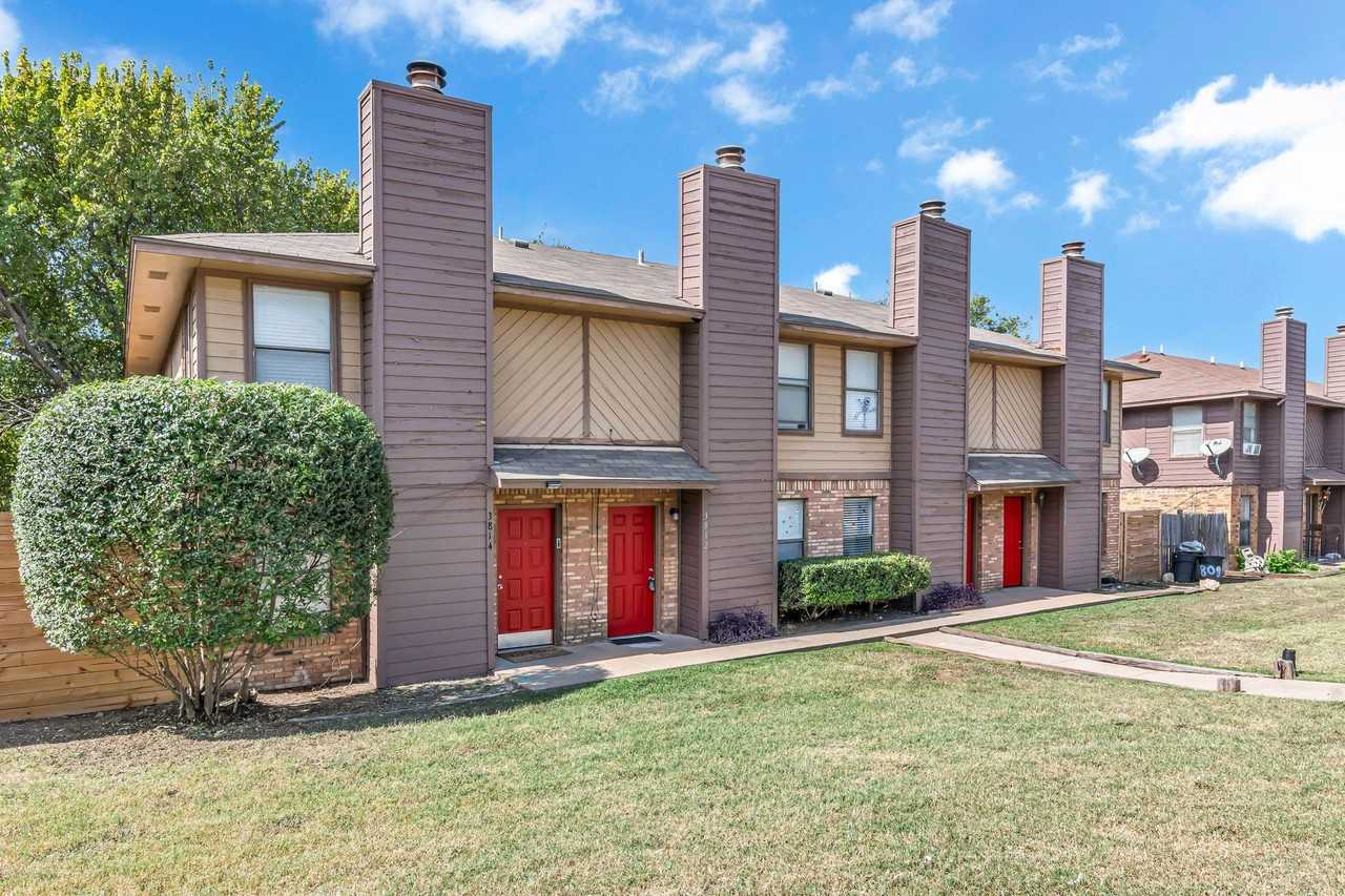 3808-3814 Coates Circle - Photo 2 of 21