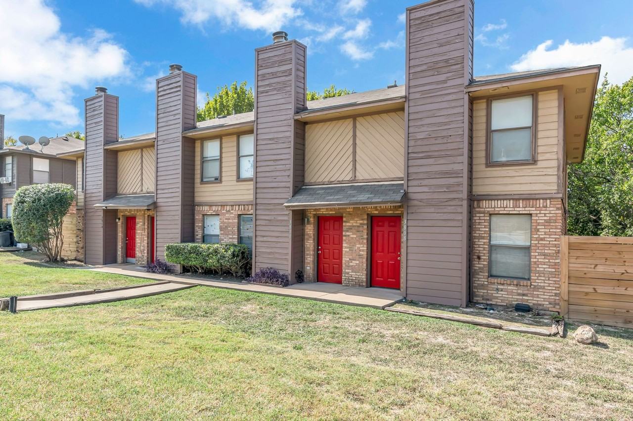 3808-3814 Coates Circle - Photo 3 of 21