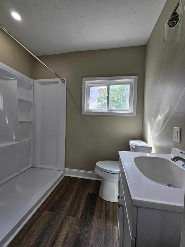 233 W Madison St #4 - Photo 4 of 8