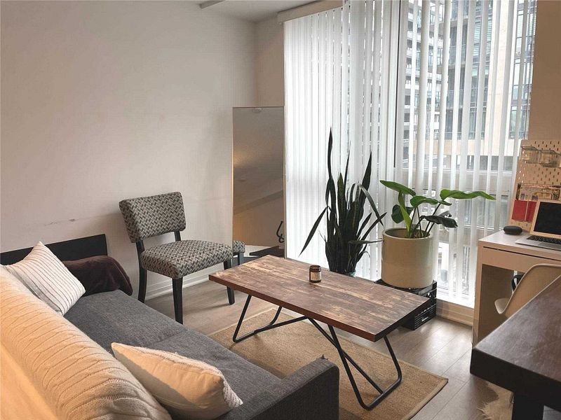 60 Annie Craig Drive - Photo 3 of 7