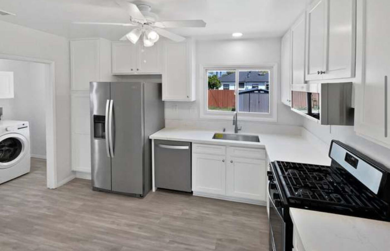 5728 Hazelbrook Ave - Photo 3 of 7