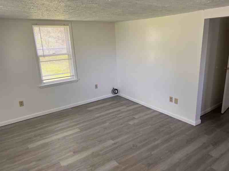 1542 Wilson Rd - Photo 3 of 5