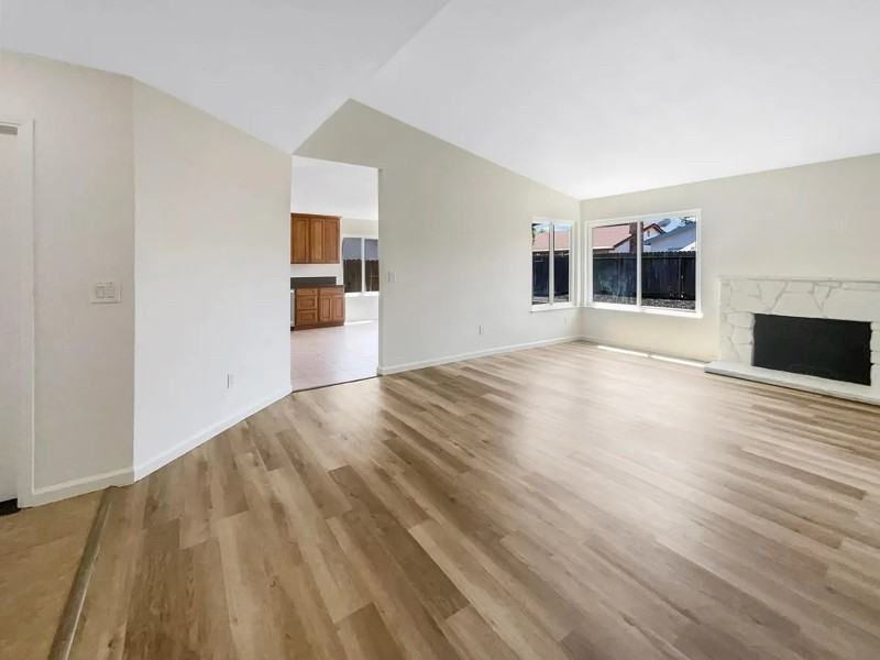 3023 Rosemont Dr - Photo 3 of 11