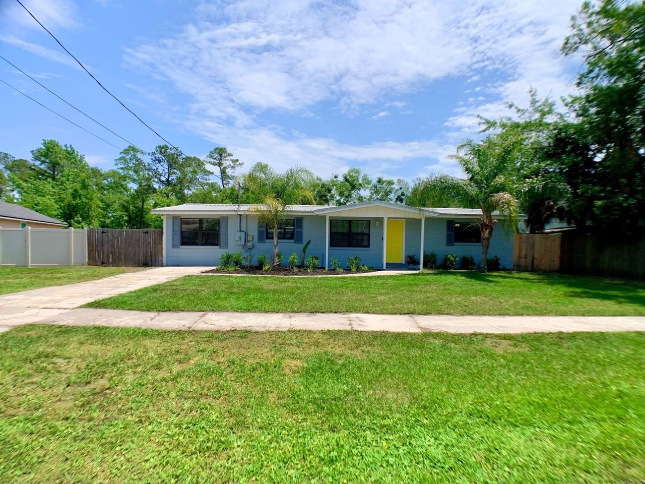 435 Sigsbee Rd - Photo 2 of 31