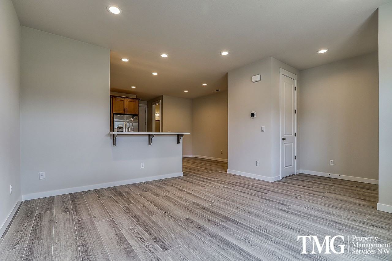 18418 Ne 46th Pl - Photo 3 of 37