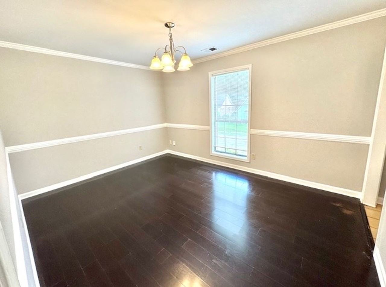 7790 Hawkcrest Dr - Photo 3 of 10