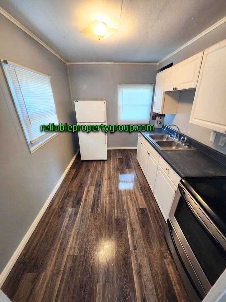 4721 Warsaw St - Photo 3 of 9