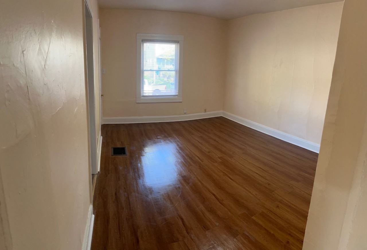 1943 N 24th Pl - Photo 4 of 12