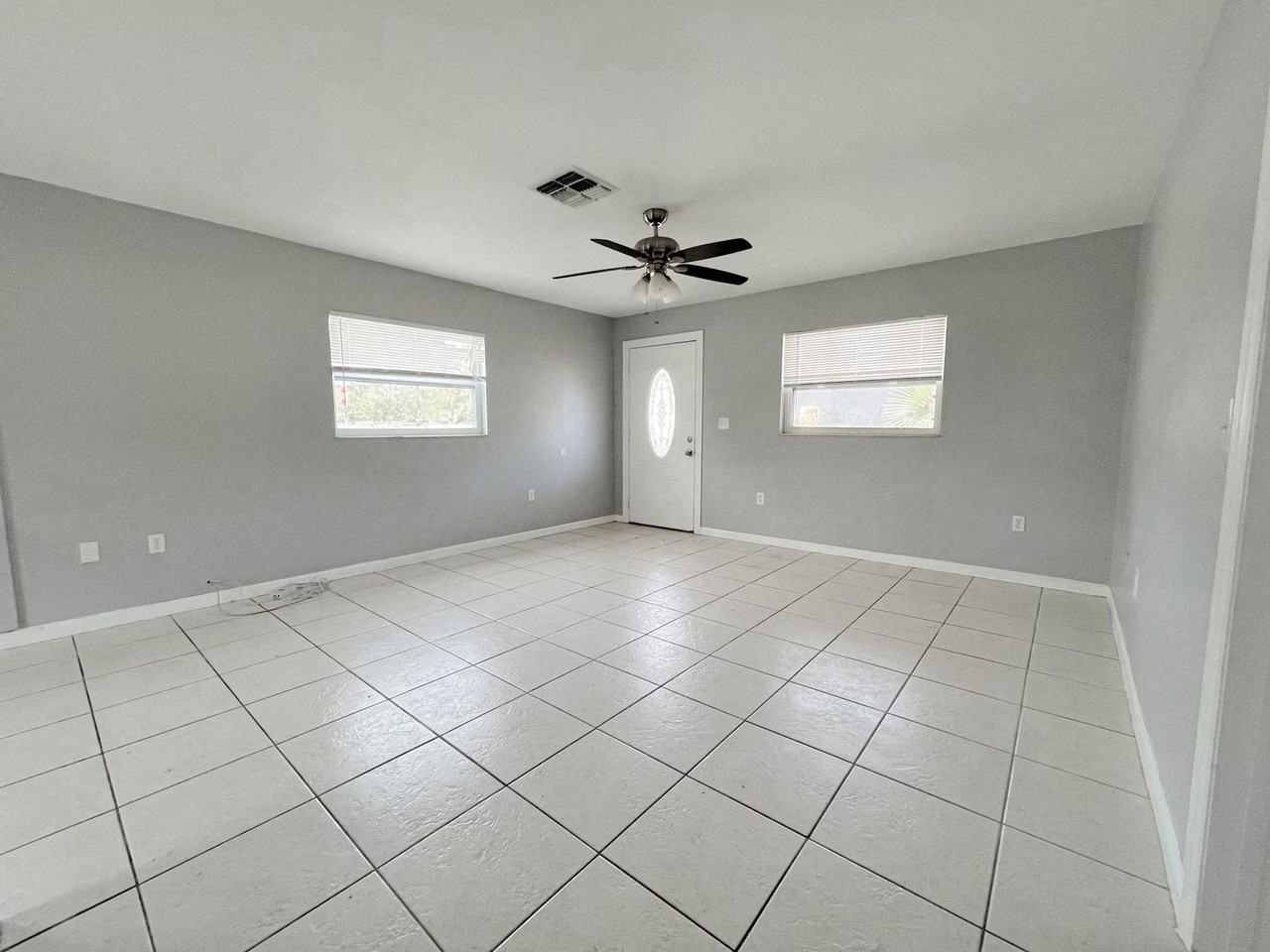 1601 Swordbill Dr - Photo 2 of 12