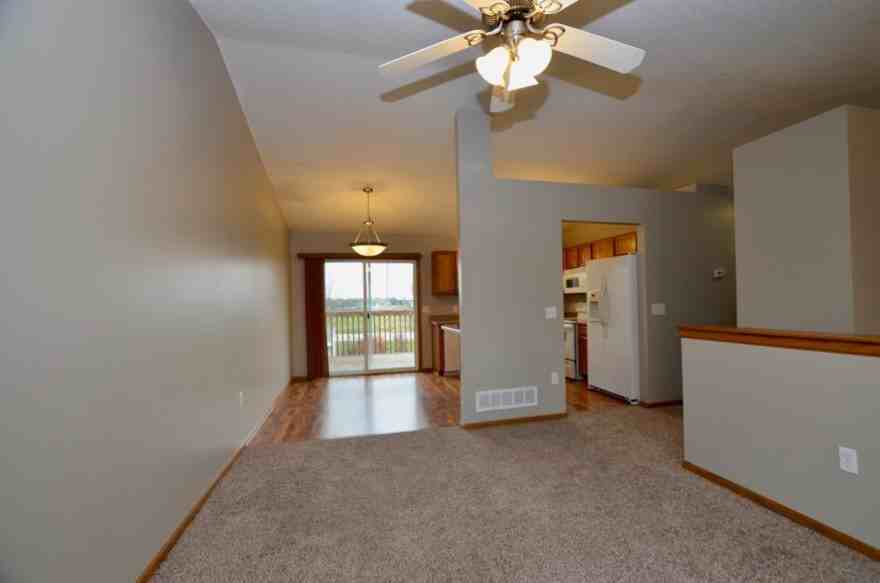 515 25th St Se - Photo 2 of 15