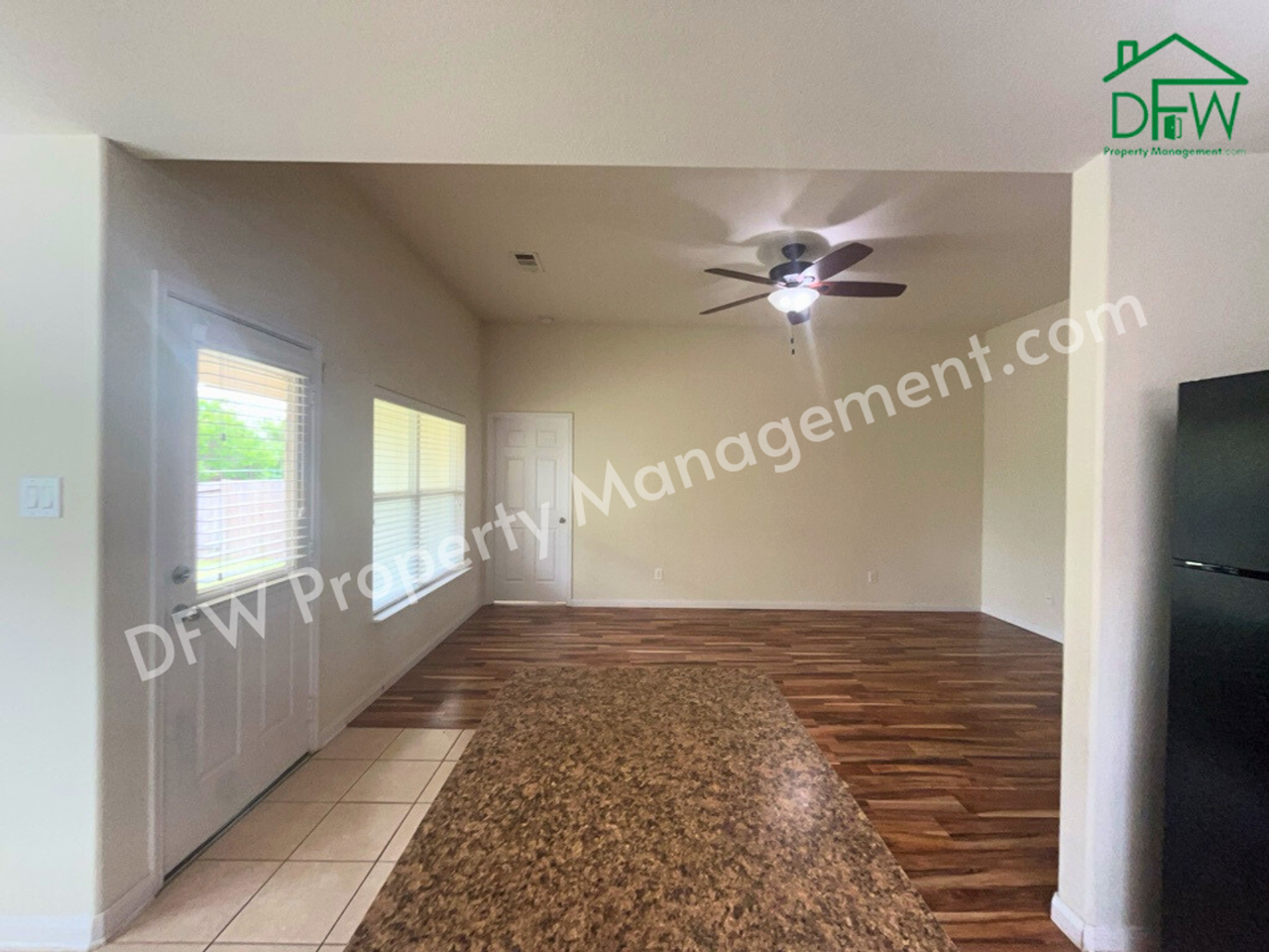 10009 Iron Ridge Dr - Photo 2 of 40