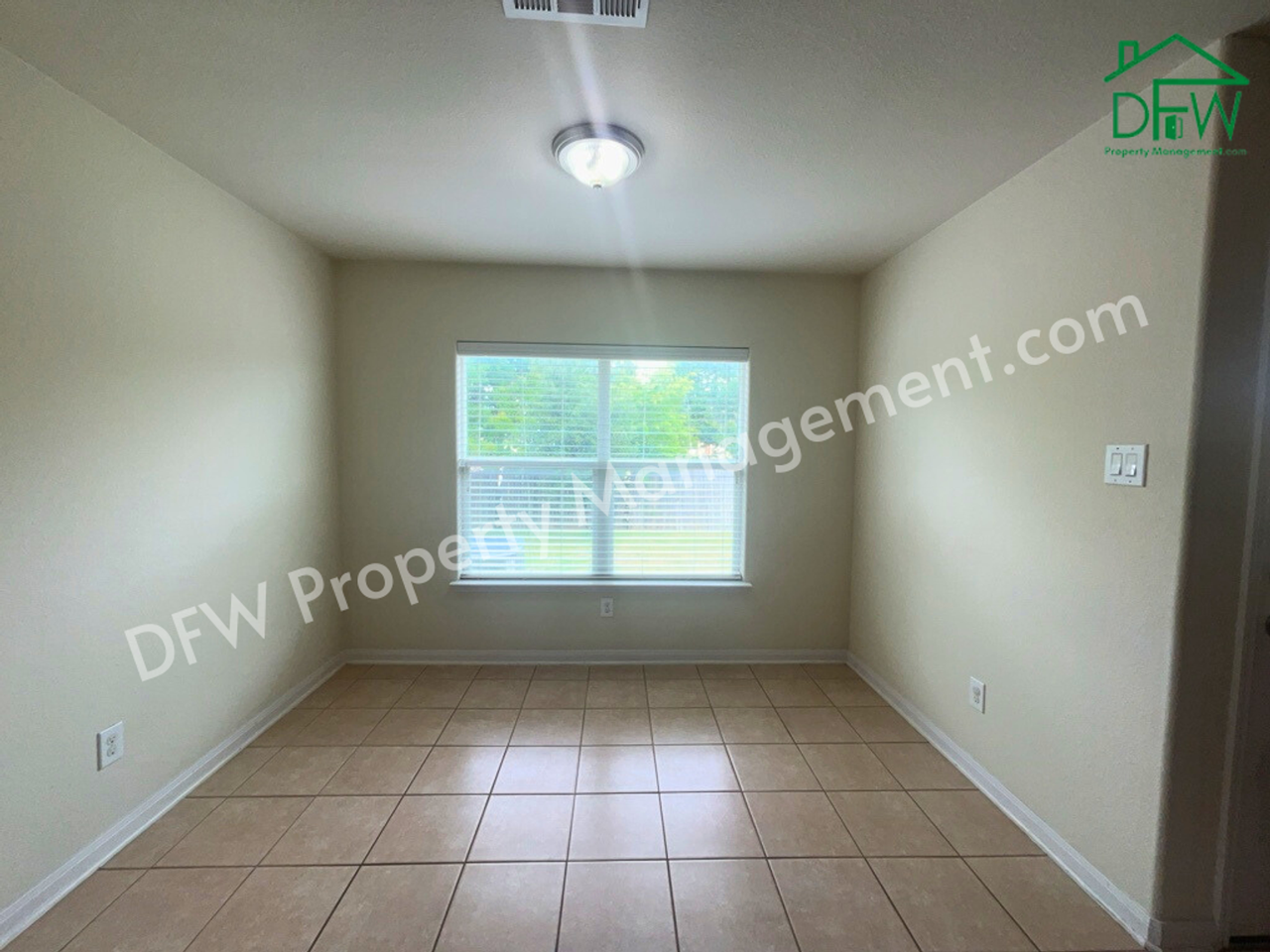 10009 Iron Ridge Dr - Photo 3 of 40