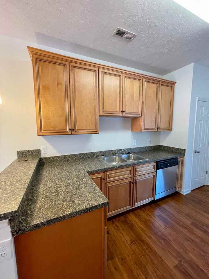 1427 Taylor Grove Ln #2 - Photo 6 of 17