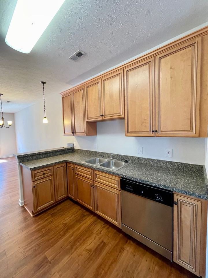 1427 Taylor Grove Ln #2 - Photo 7 of 17