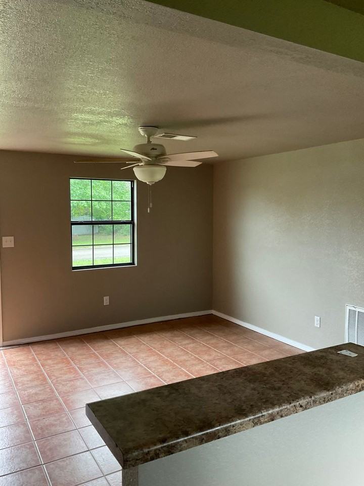 1604 Breckenridge Dr - Photo 3 of 4