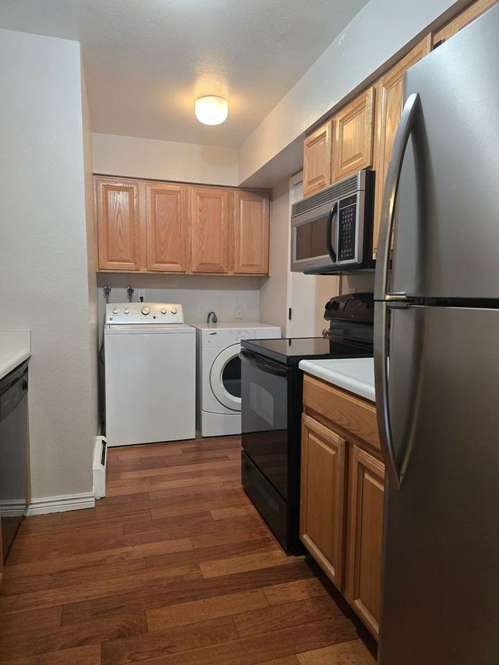 1033 W 112th Ave #A - Photo 4 of 17