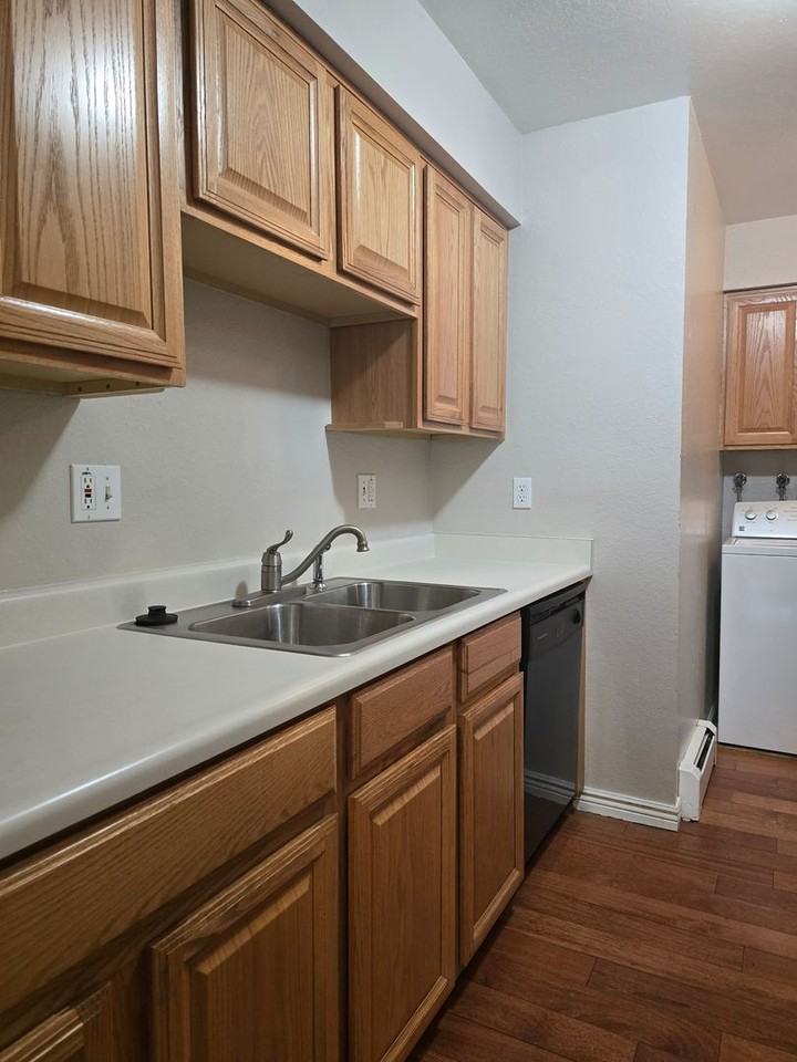 1033 W 112th Ave #A - Photo 5 of 17