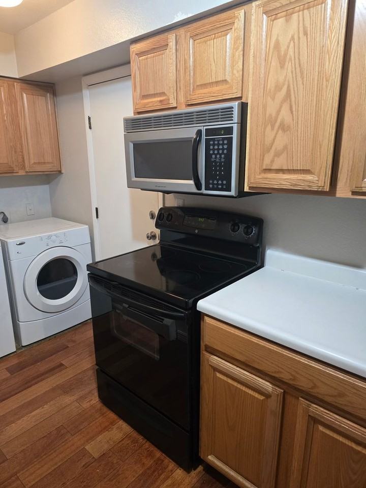 1033 W 112th Ave #A - Photo 6 of 17