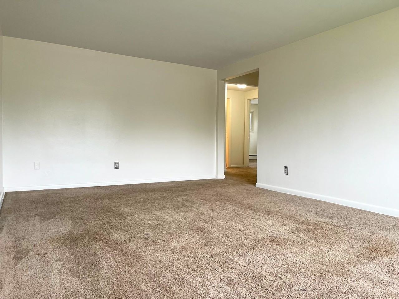 2670 Sheridan Dr - Photo 3 of 13