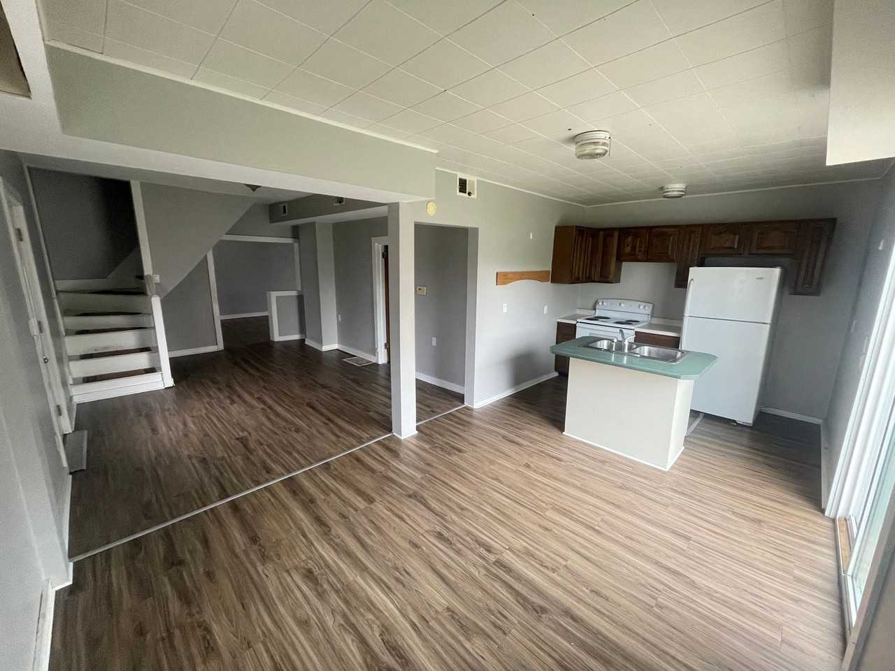 480 W Main St - Photo 3 of 16