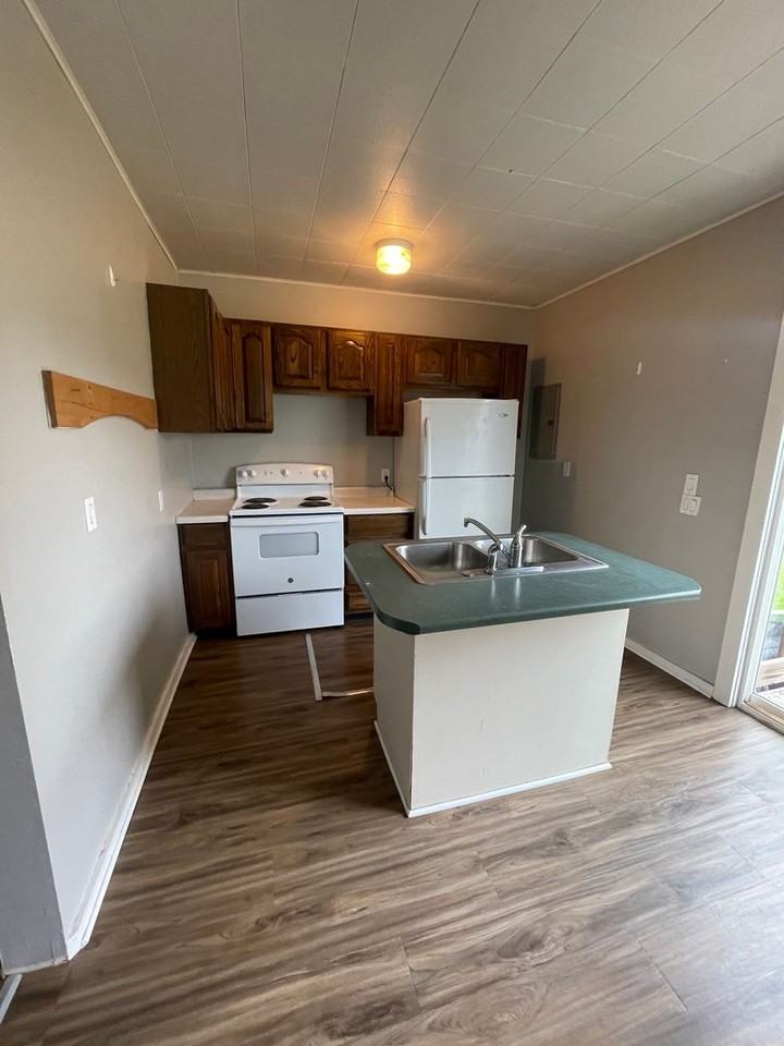 480 W Main St - Photo 4 of 16