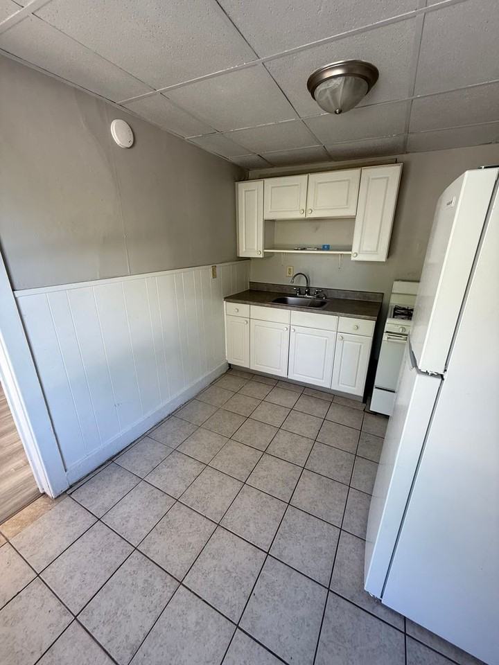 910 Downer Ave - Photo 2 of 6