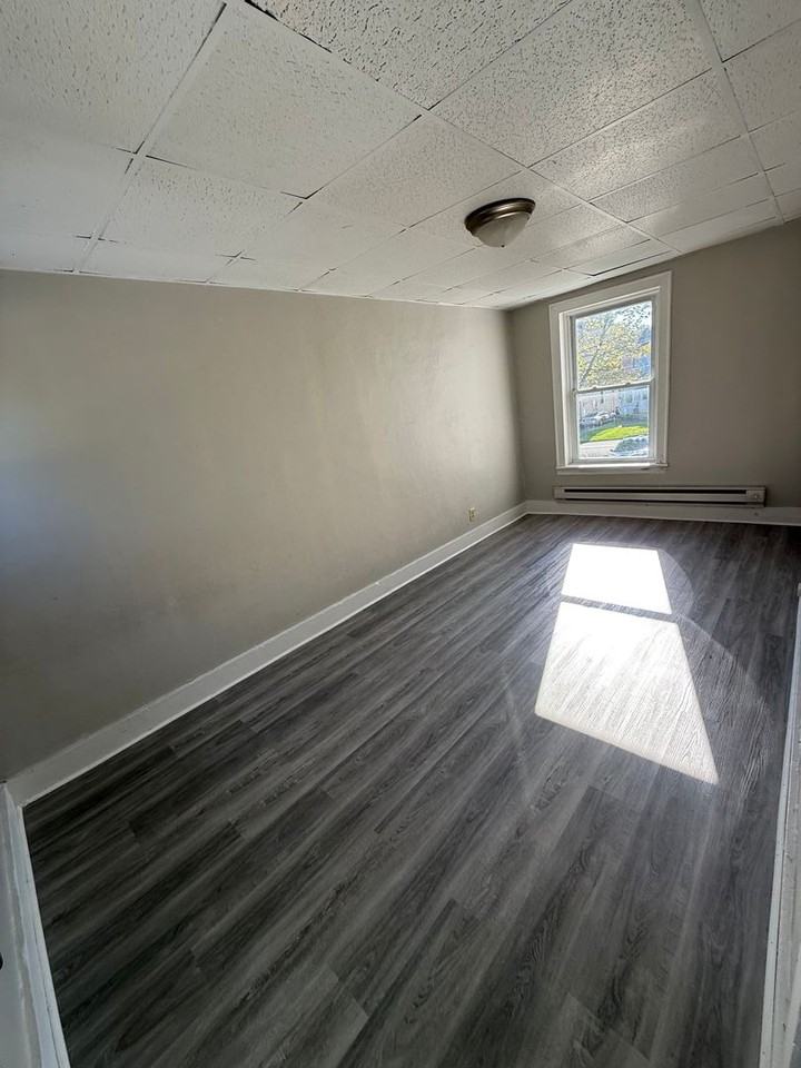 910 Downer Ave - Photo 3 of 6