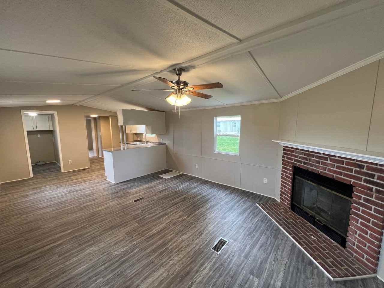 2004 Kimmac Ln Apt A - Photo 2 of 15