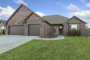 featured image of 2304 Sw Chaddington Rd