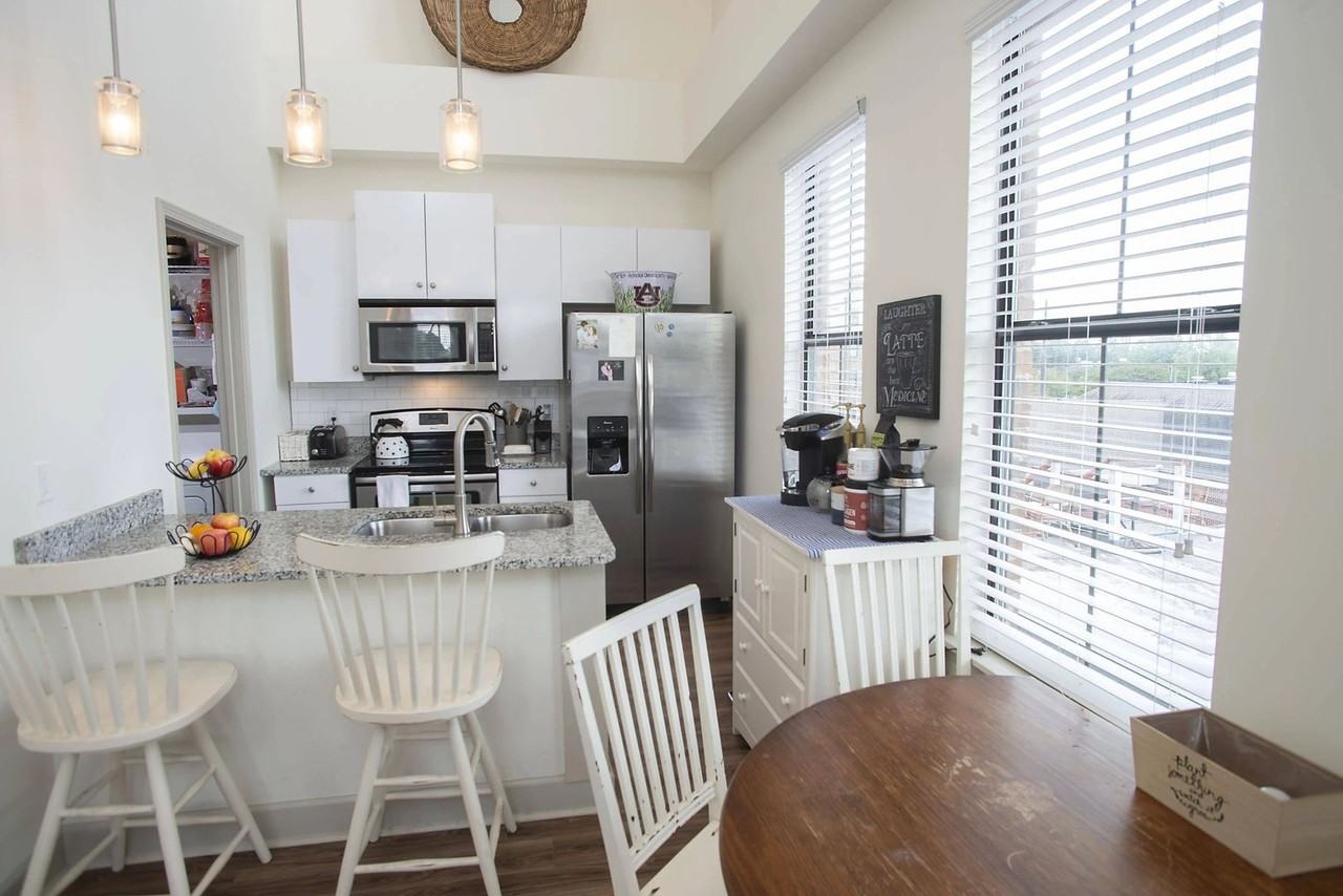 137 E Glenn Ave - Photo 6 of 14