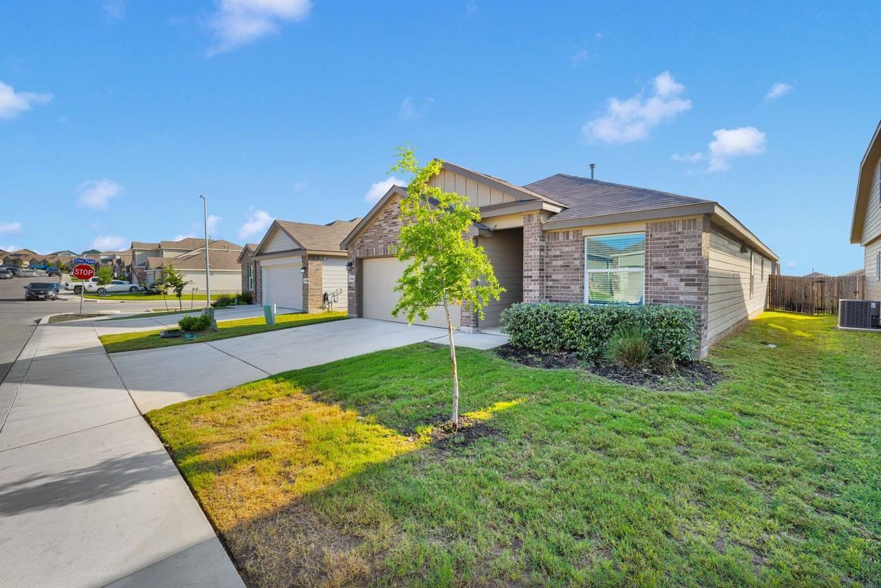 6906 Arid Way - Photo 3 of 20