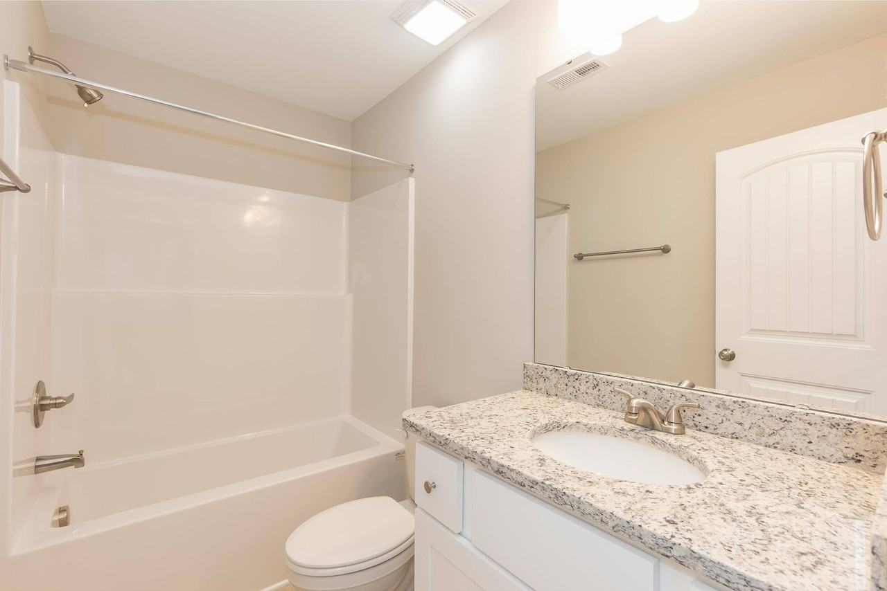 703 E Spruce St - Photo 2 of 14