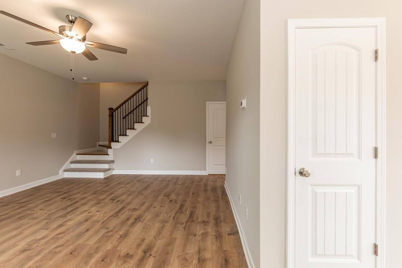 703 E Spruce St - Photo 4 of 14