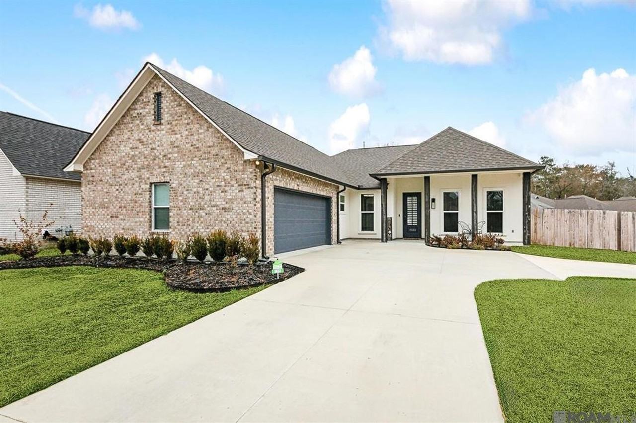 9533 S Creek Dr - Photo 2 of 20