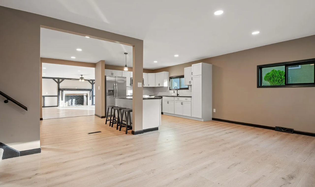 2175 Gale Dr - Photo 5 of 36