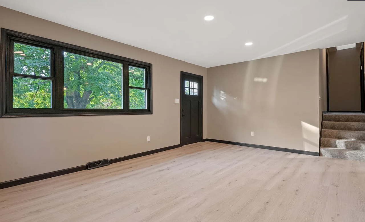2175 Gale Dr - Photo 6 of 36