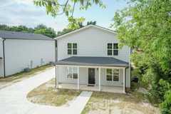 208 S Leslie St - Photo 1 of 1