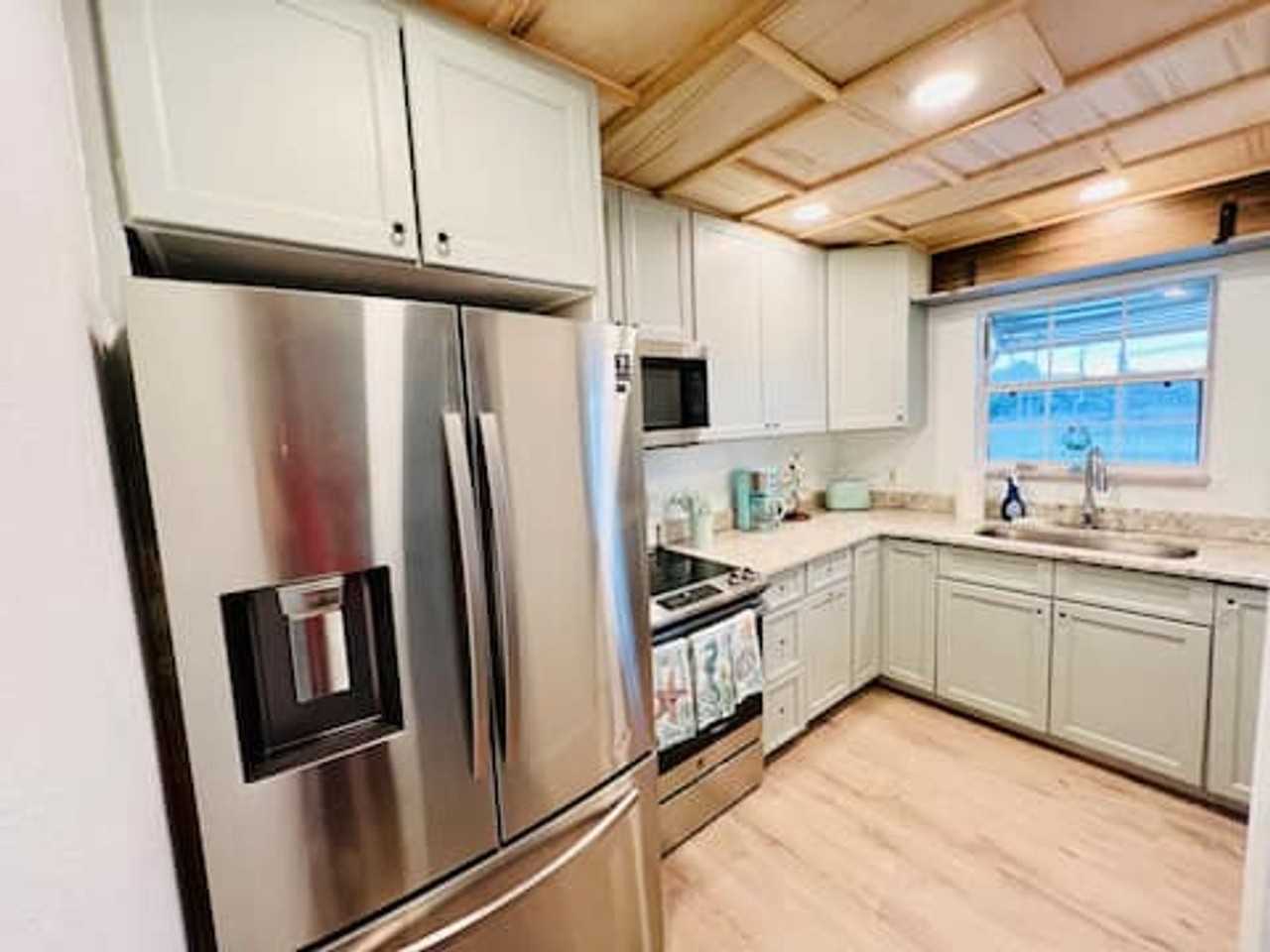 253 Cherie Down Ln - Photo 3 of 12