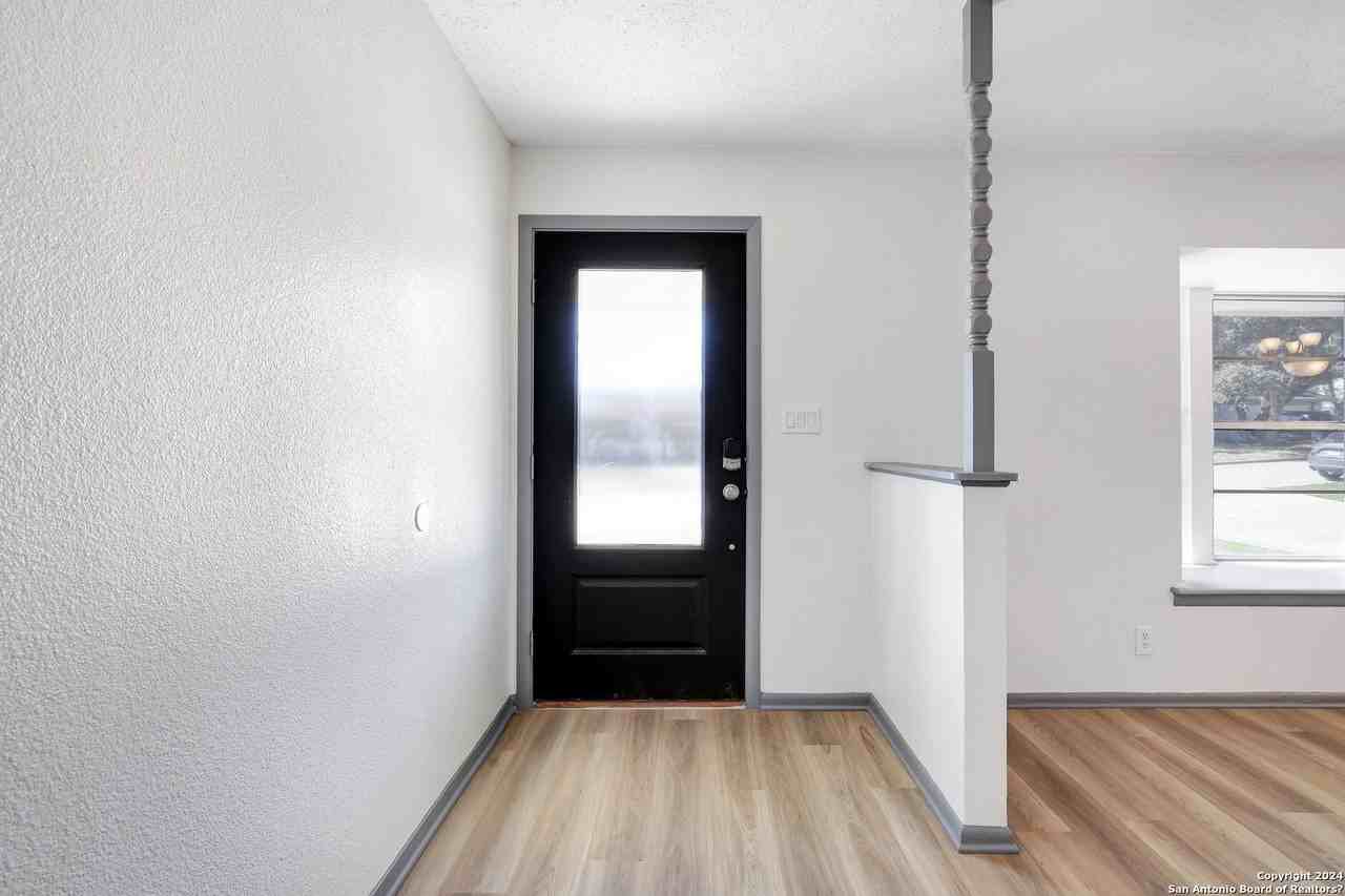 12614 Moss Hollow St - Photo 2 of 22