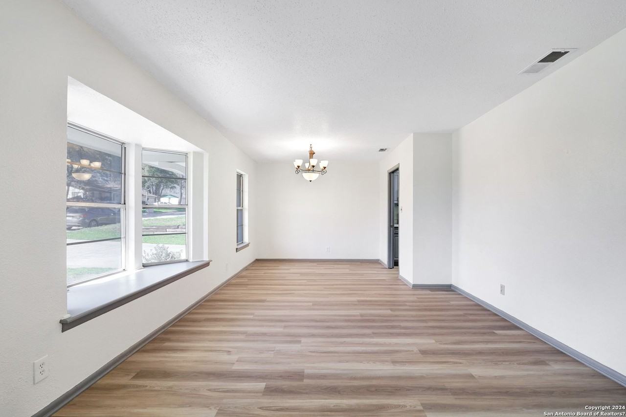 12614 Moss Hollow St - Photo 3 of 22