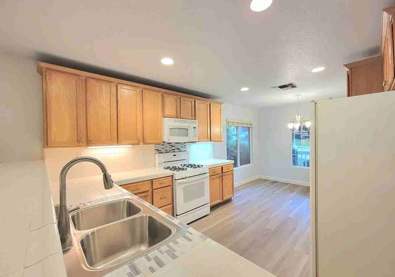 1860 Ardfern Way #NA - Photo 5 of 23