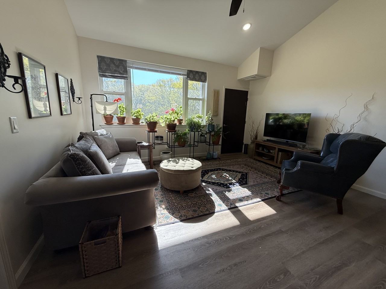 23 Village Cir #V - Photo 2 of 10