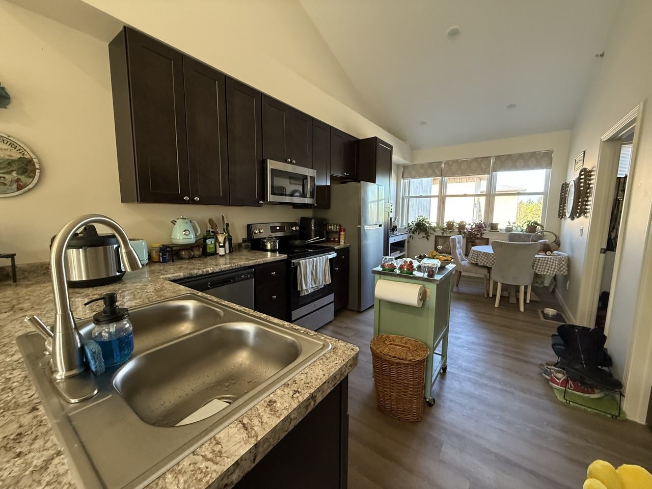 23 Village Cir #V - Photo 3 of 10