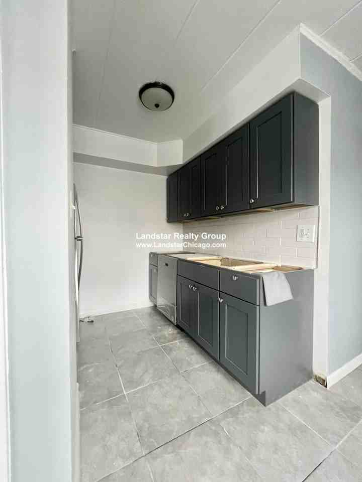 9610 Ivanhoe Ave #2 - Photo 4 of 10